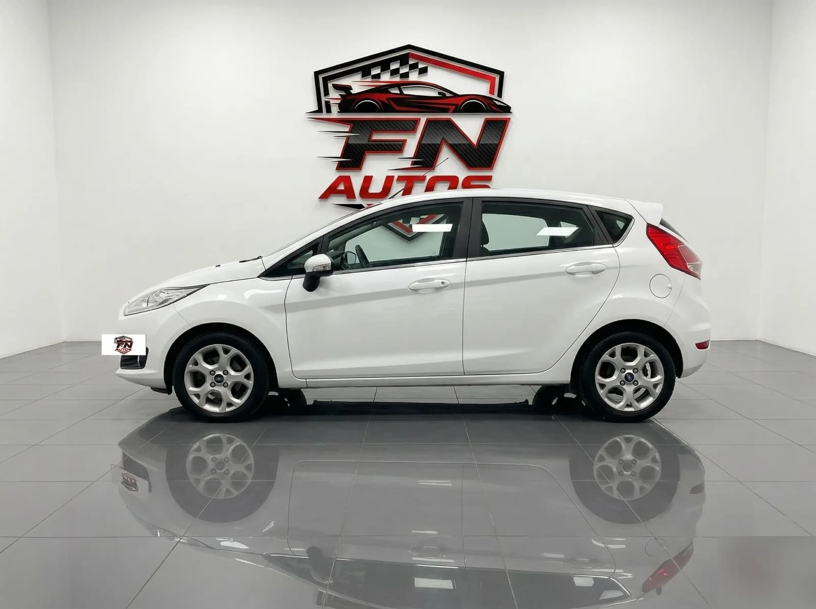 Ford Fiesta 2010 - coche ocasión Almazora 4