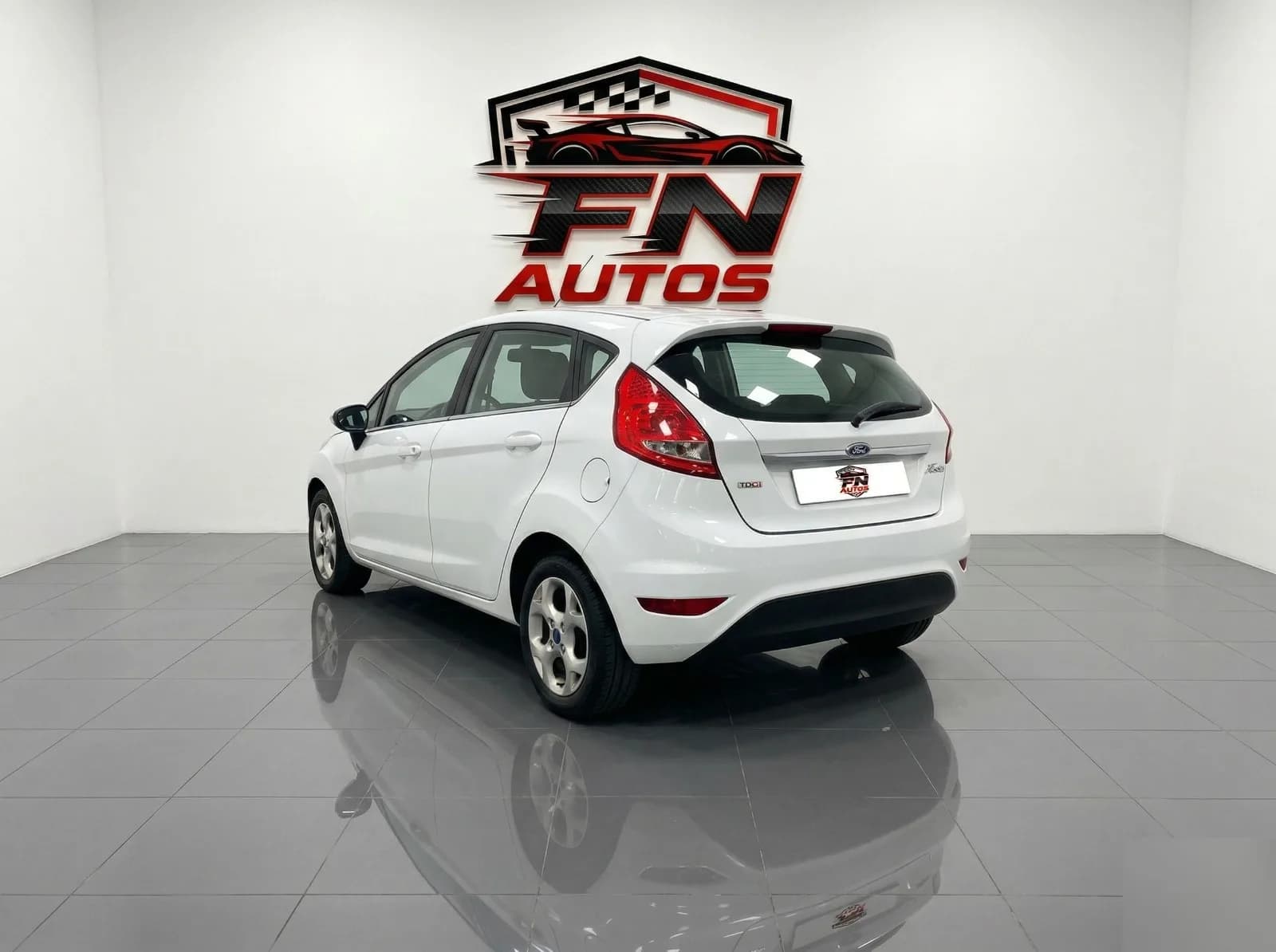 Ford Fiesta 2010 - coche ocasión Almazora 7