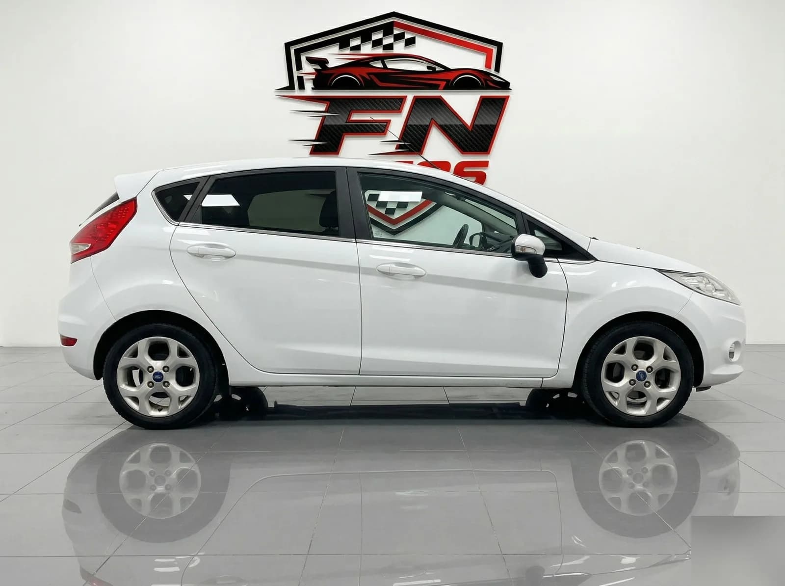 Ford Fiesta 2010 - coche ocasión Almazora 3