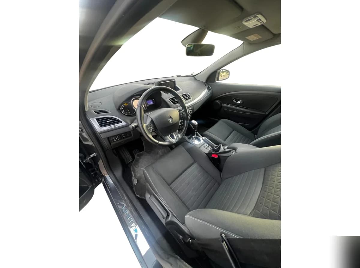 Renault Megane 2015 - coche ocasión Almazora 2