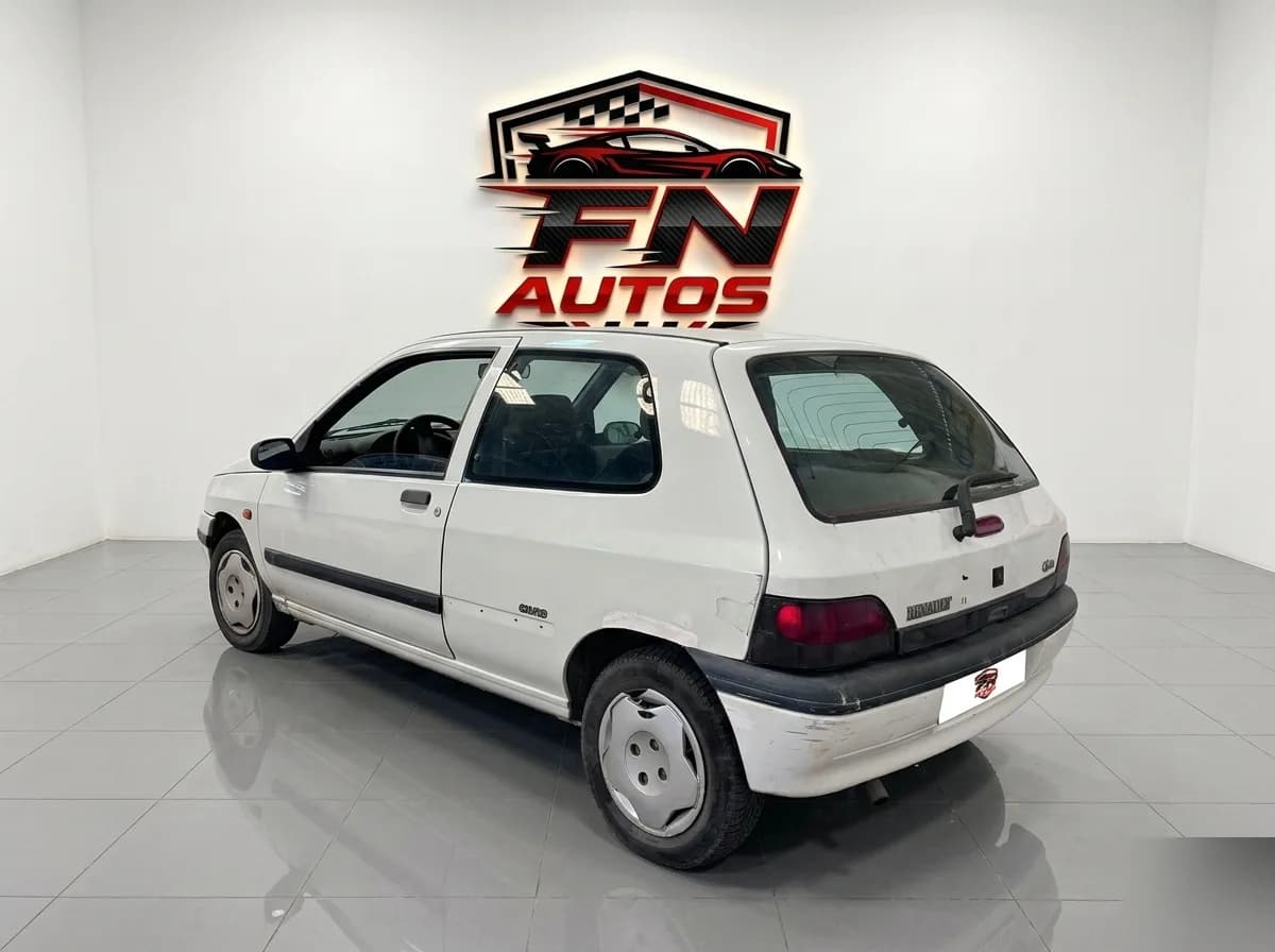 Renault Clio 1995 - coche ocasión Almazora 4