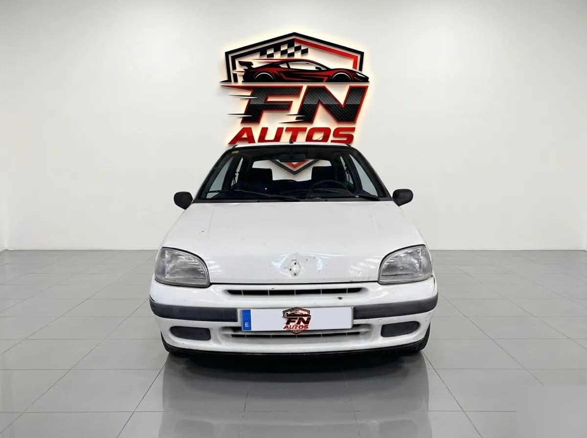 Renault Clio 1995 - coche ocasión Almazora 2